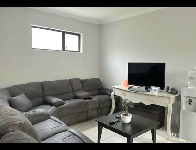 3 BEDROOM TOWNHOUSE FOR SALE IN BRENTWOOD